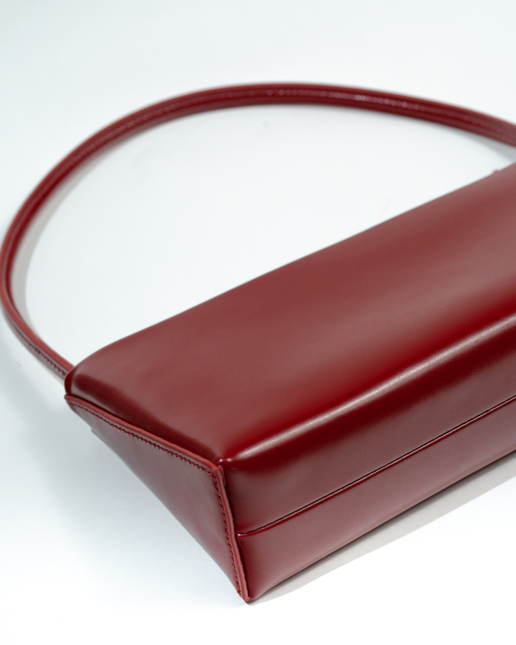 Cassette Baguette in Dark Cherry