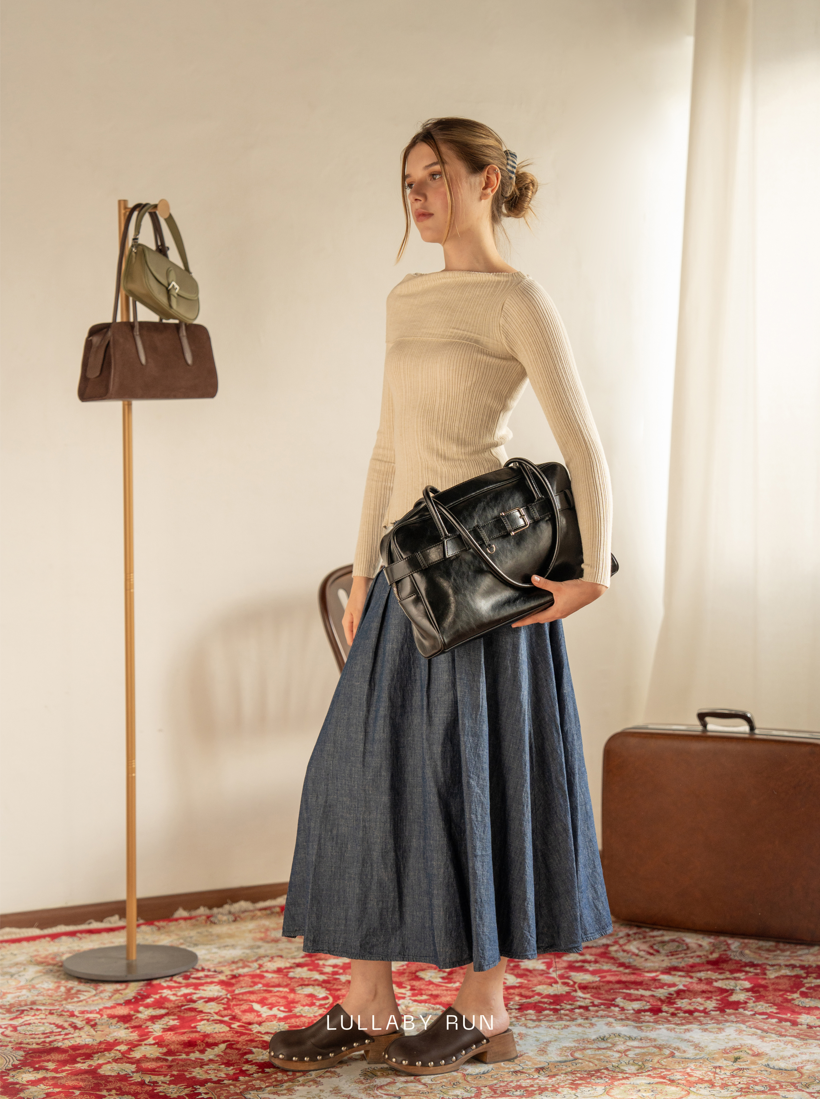 The Archive Bowler (Belted Ver.) in Ink Black