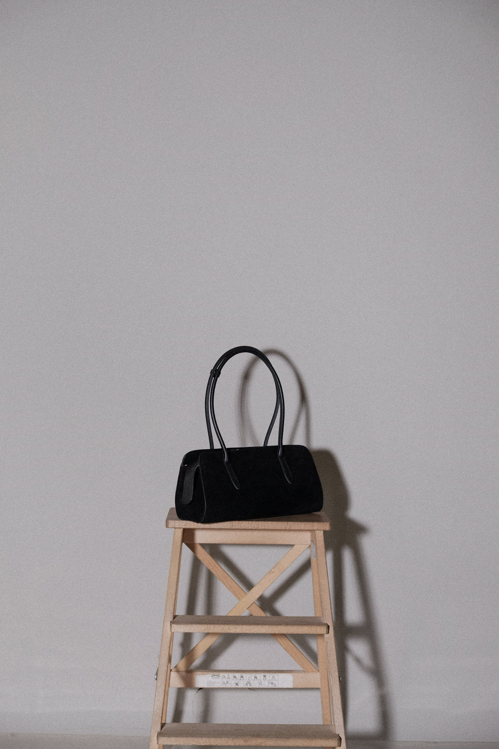 The Dune Midi in Graphite Black