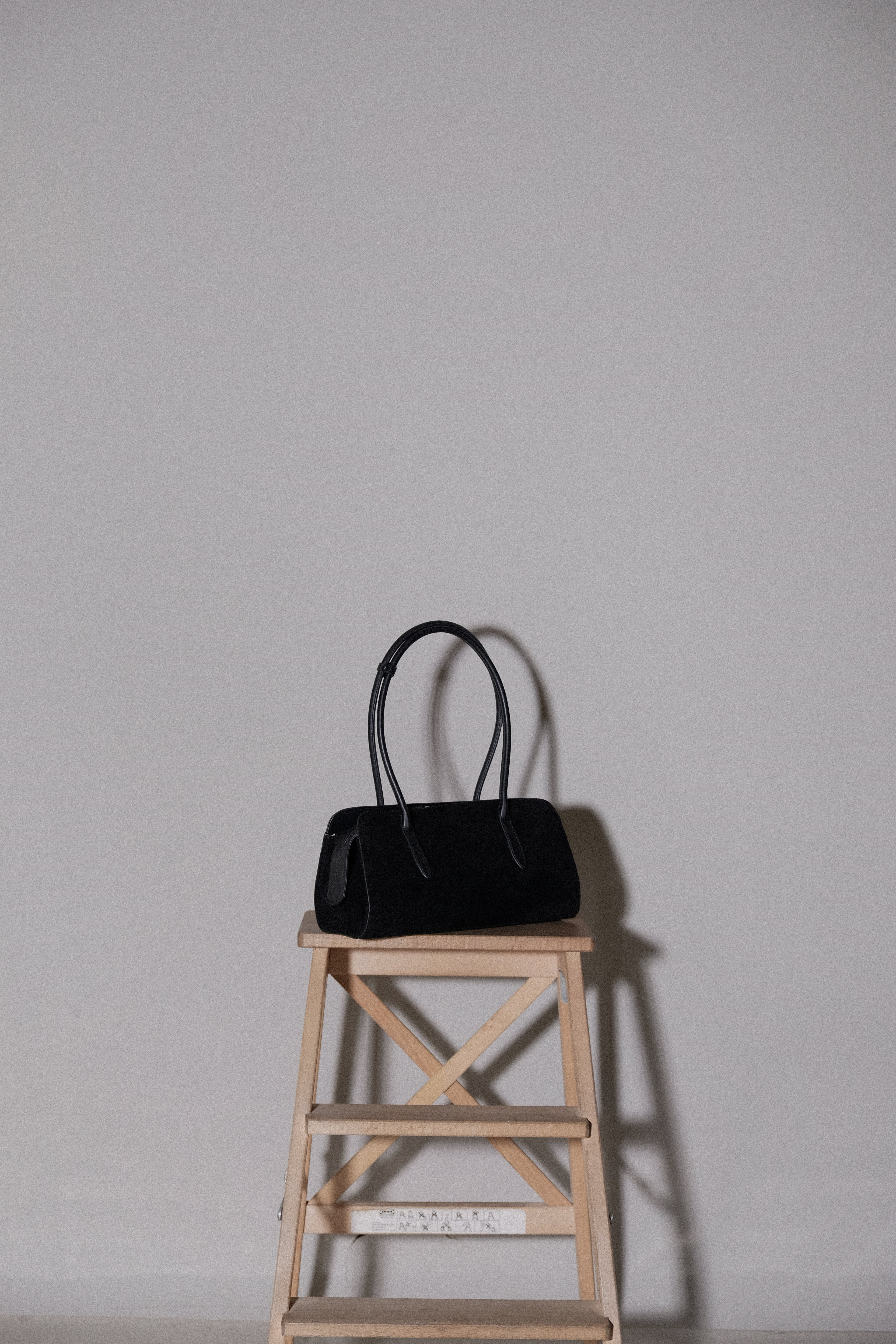 The Dune Midi in Graphite Black