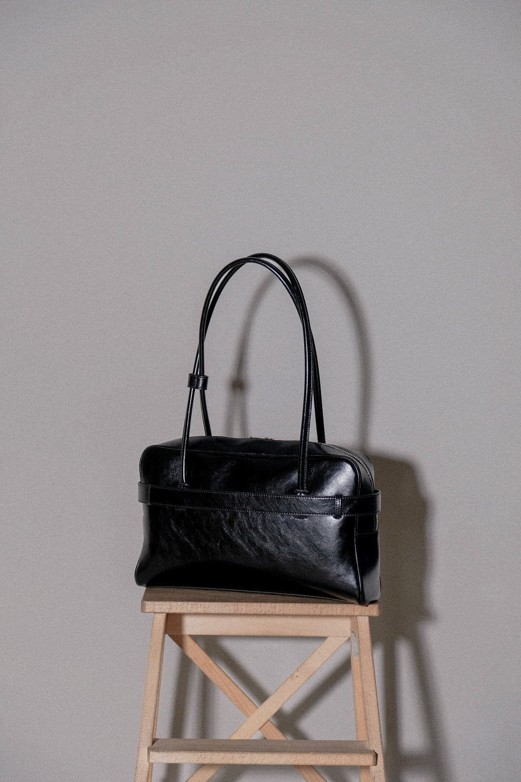 The Archive Bowler (Belted Ver.) in Ink Black