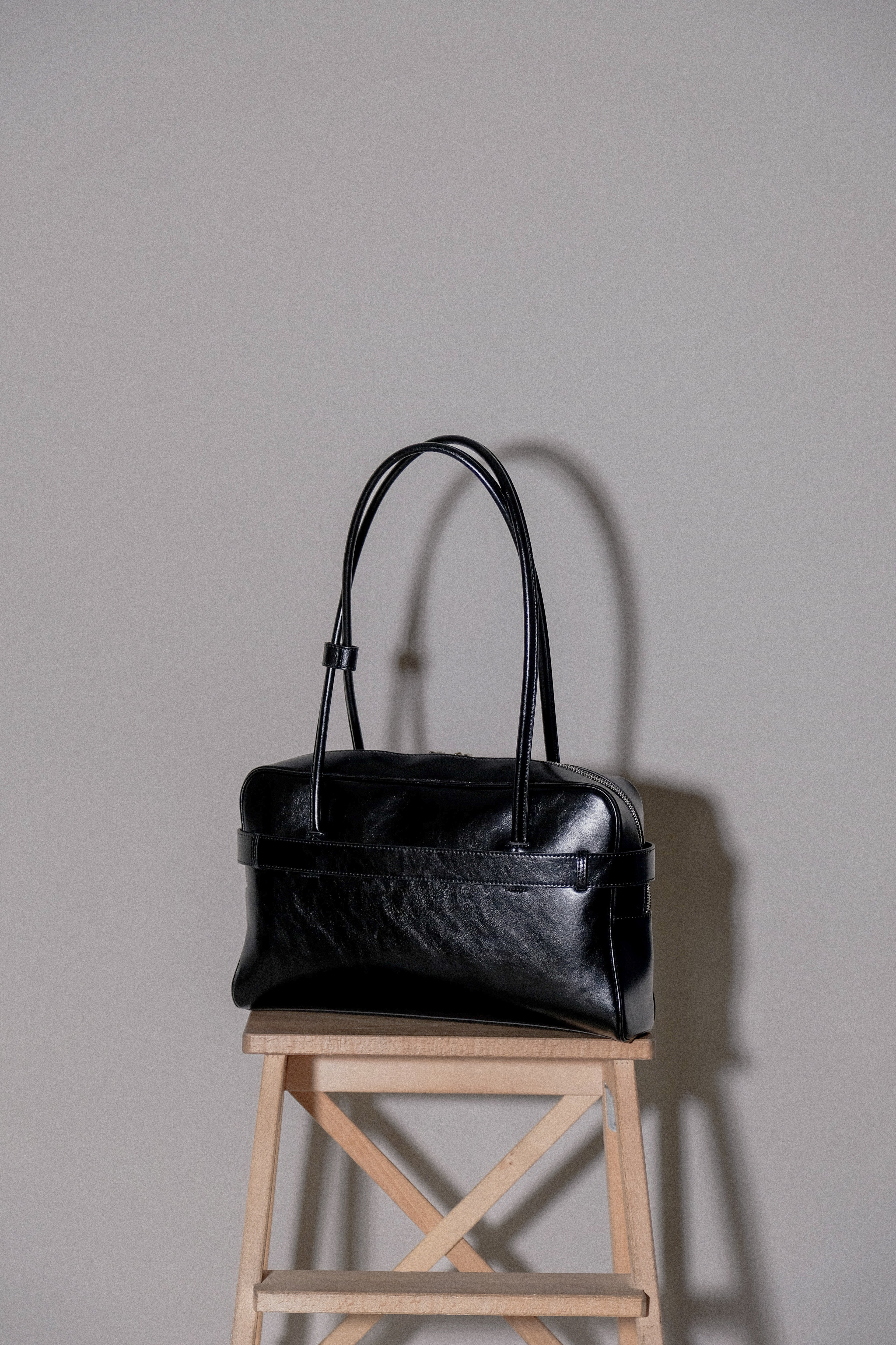 The Archive Bowler (Belted Ver.) in Ink Black