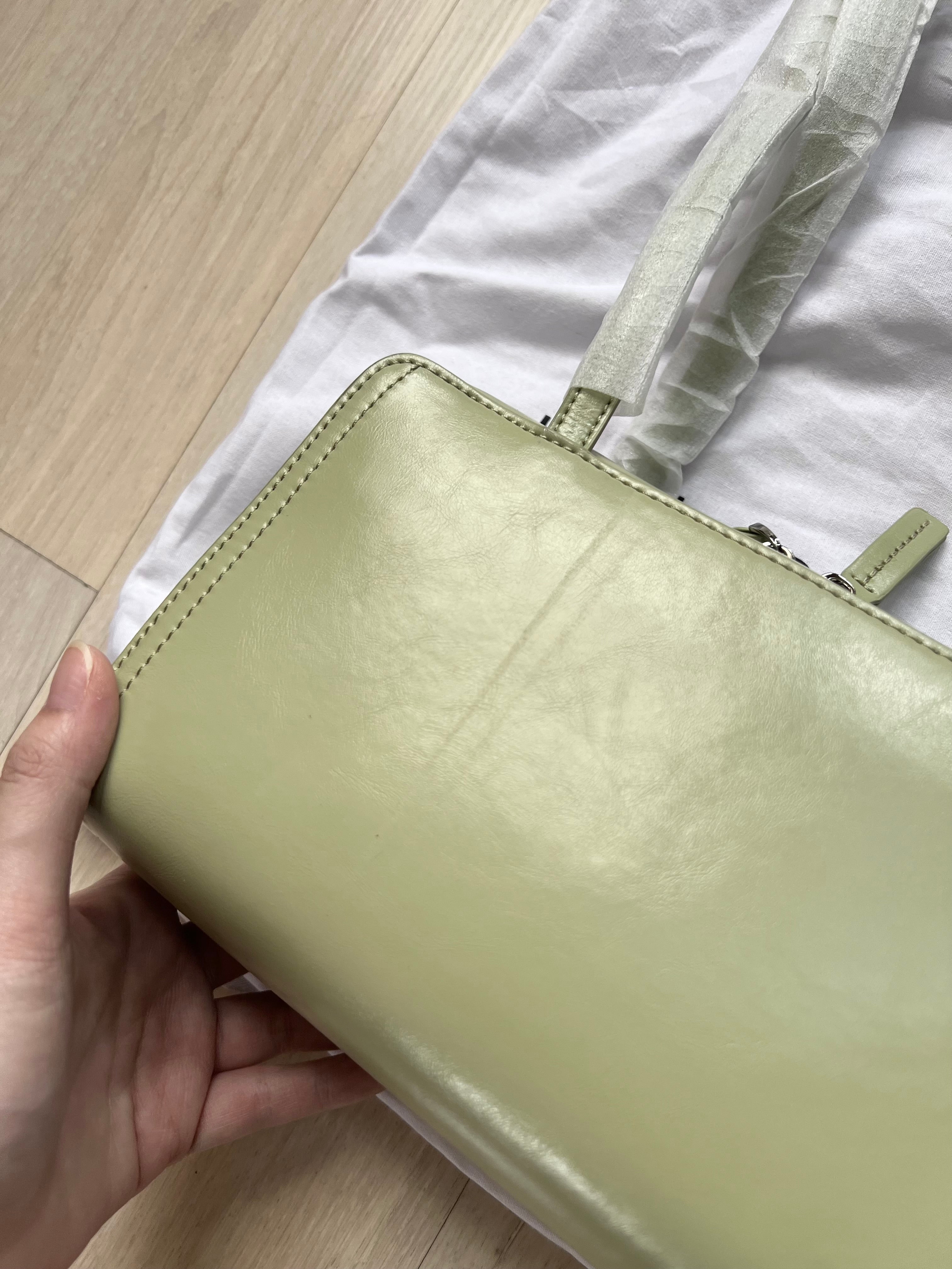 [QC-1] The Box Bowler (Avocado Cream)
