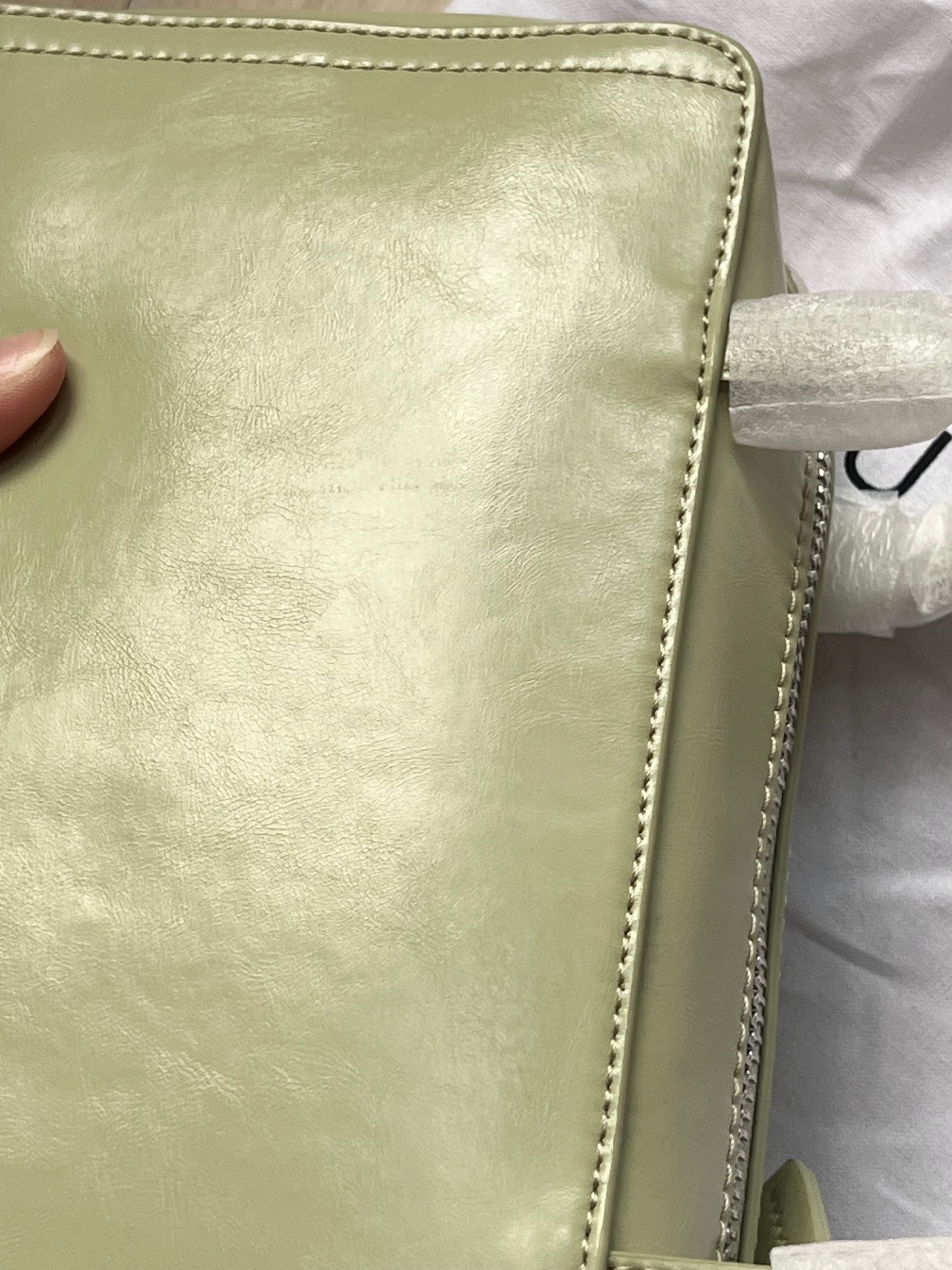 [QC-2] The Box Bowler (Avocado Cream)