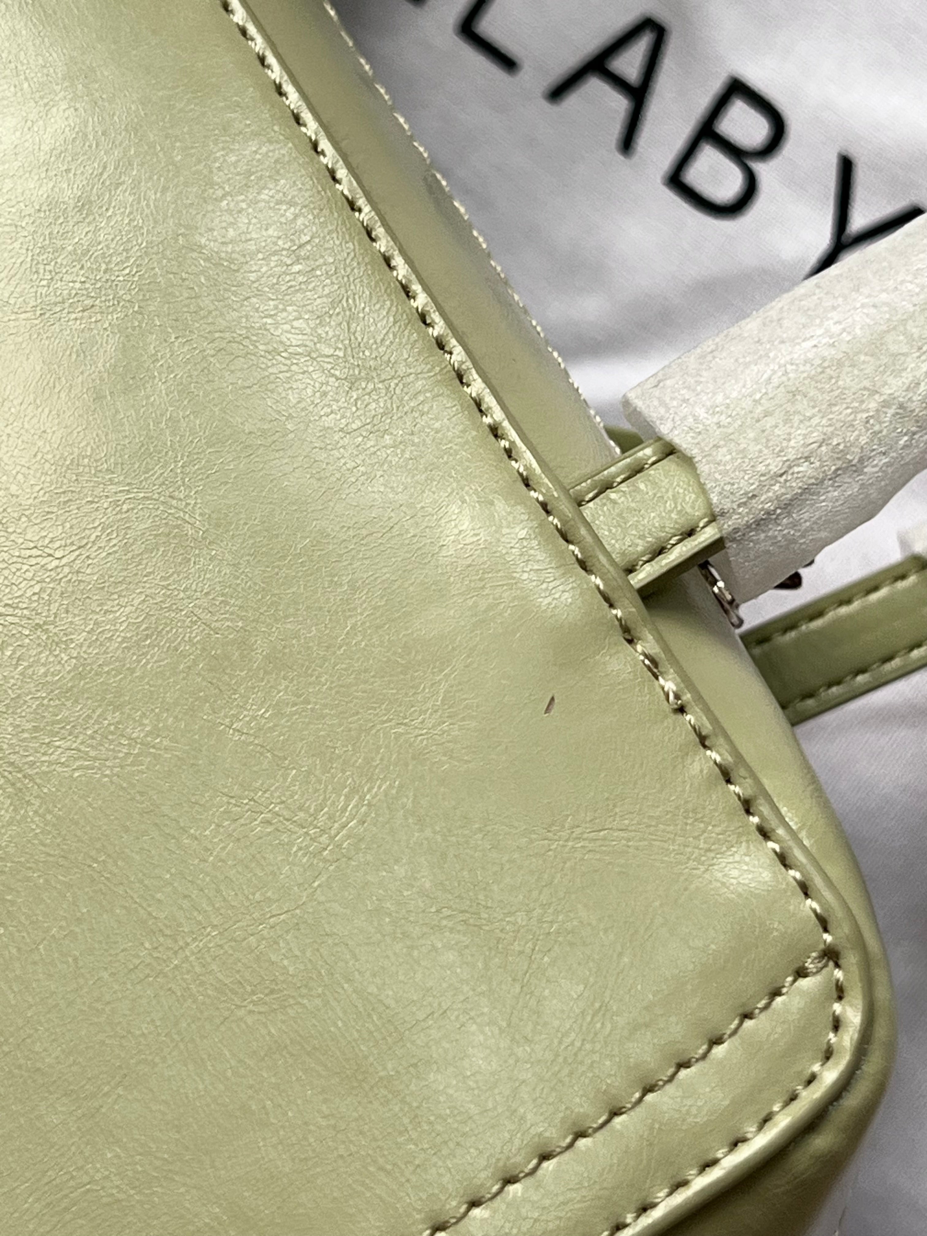 [QC-2] The Box Bowler (Avocado Cream)