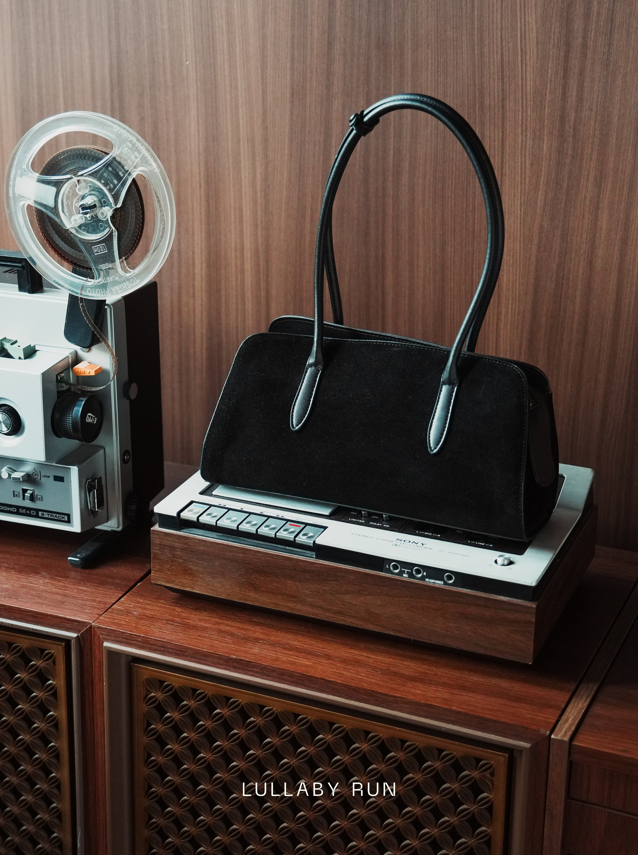 The Dune Midi in Graphite Black